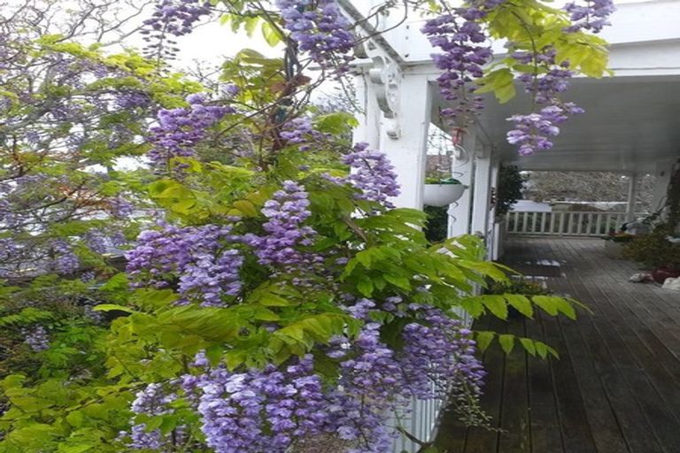 Photo of property in 2a Waller Avenue, Bucklands Beach, Auckland, 2012