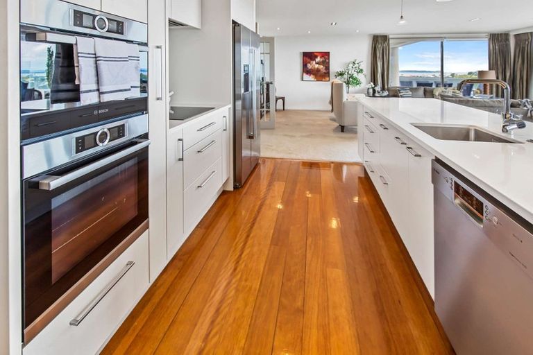 Photo of property in 2c Hinewa Road, Otumoetai, Tauranga, 3110