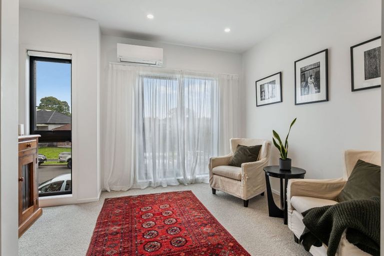 Photo of property in 2/28 Westgate Drive, Westgate, Auckland, 0614