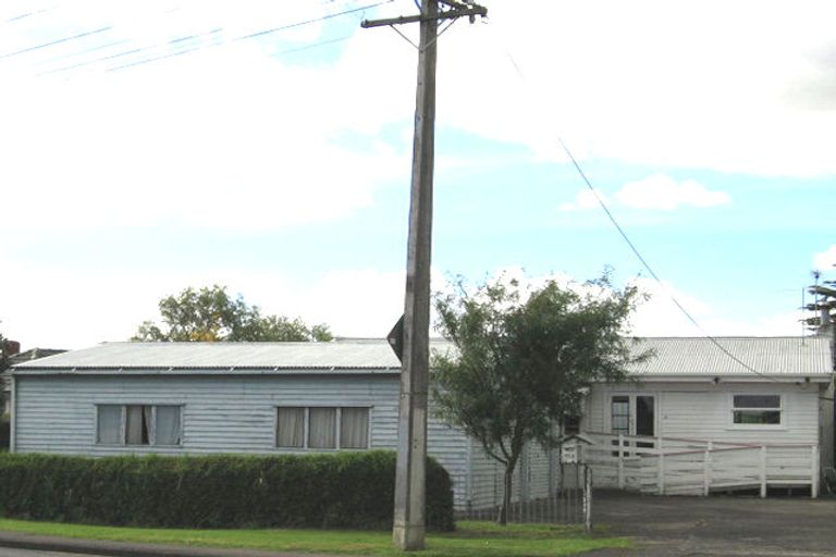 Photo of property in 713 Te Atatu Road, Te Atatu Peninsula, Auckland, 0610