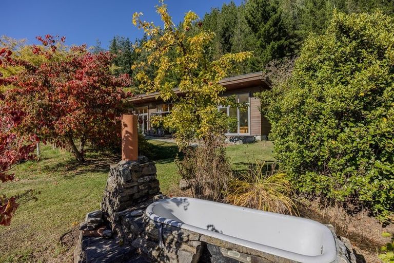 Photo of property in 84 Nook Road, Lake Hawea, 9382
