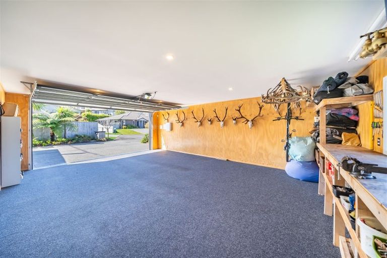 Photo of property in 14 Resolution Drive, Whitby, Porirua, 5024