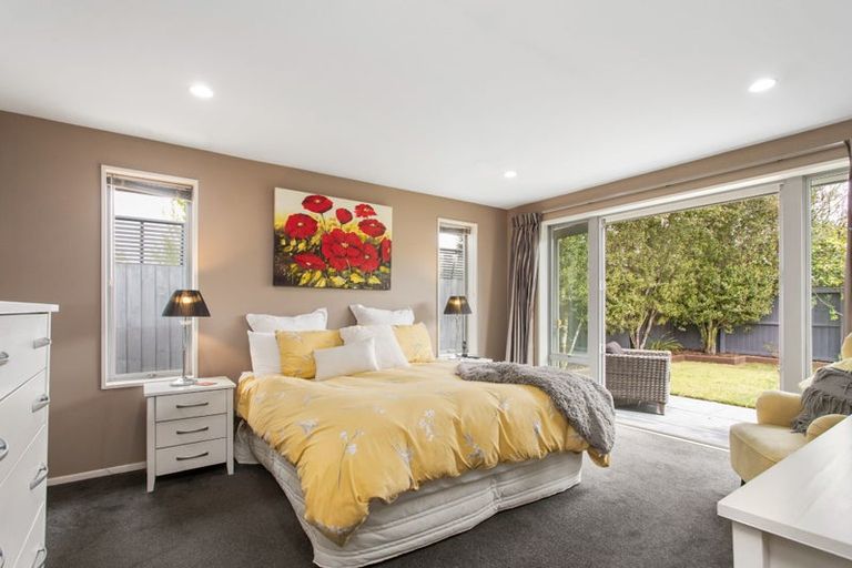 Photo of property in 17 Mataroa Place, Parklands, Christchurch, 8083