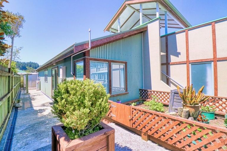 Photo of property in 28 Kawatiri Grove, Wainuiomata, Lower Hutt, 5014