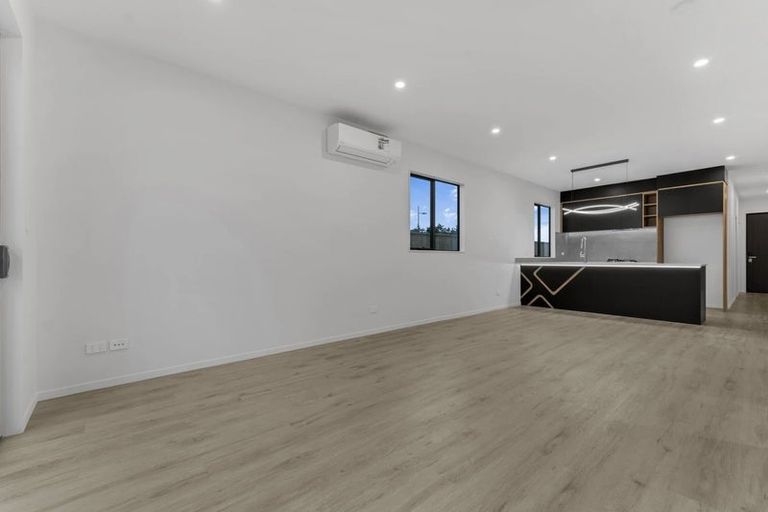 Photo of property in 25 Hupana Road, Karaka, 2113