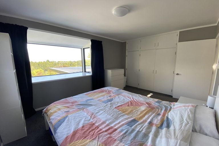 Photo of property in 2/10 Coroglen Avenue, Birkenhead, Auckland, 0626