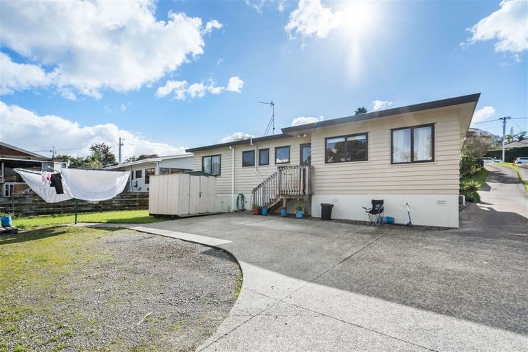 Photo of property in 1/39 Langton Road, Stanmore Bay, Whangaparaoa, 0932
