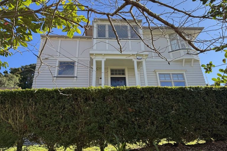 Photo of property in 14 Glen Road, Kelburn, Wellington, 6012