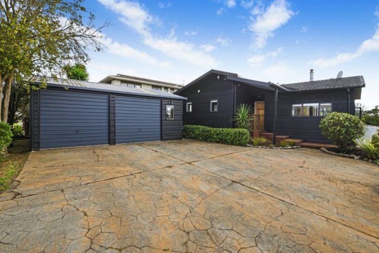 Photo of property in 21 Riverside Drive, Waiuku, 2123