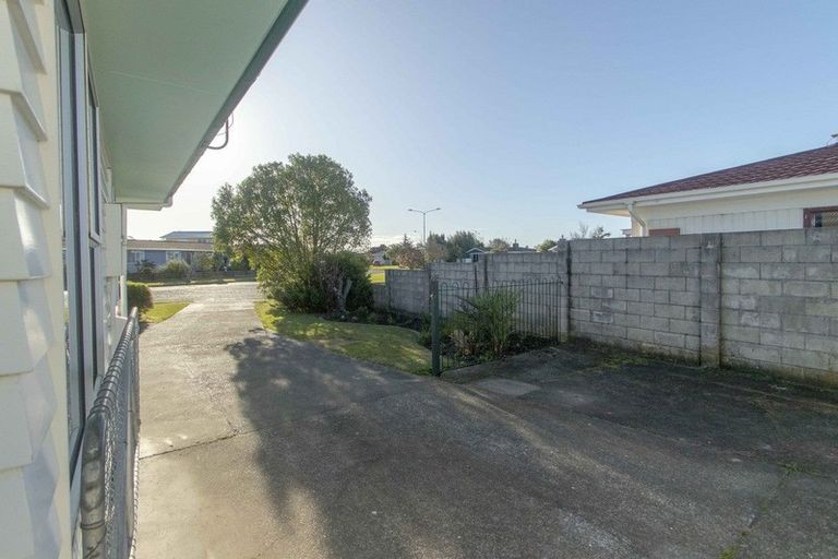 Photo of property in 19 Fife Crescent, Tamatea, Napier, 4112