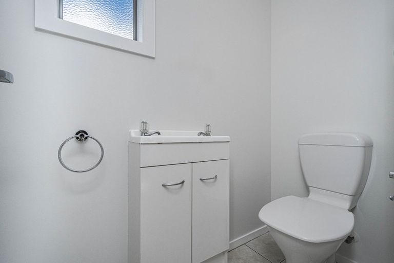 Photo of property in 24a Main Road, Titahi Bay, Porirua, 5022