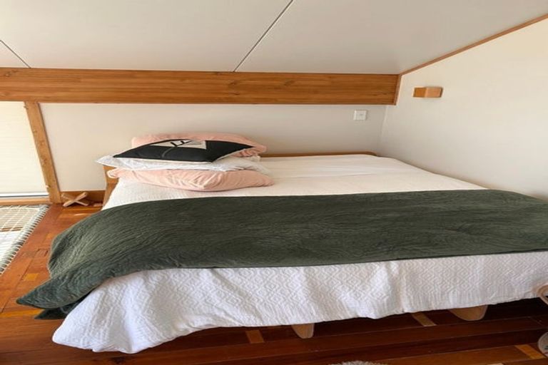 Photo of property in 1 Karepa Street, Brooklyn, Wellington, 6021
