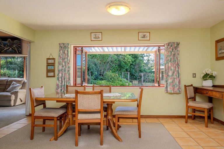 Photo of property in 11 Rangitane Loop Road, Kerikeri, 0294