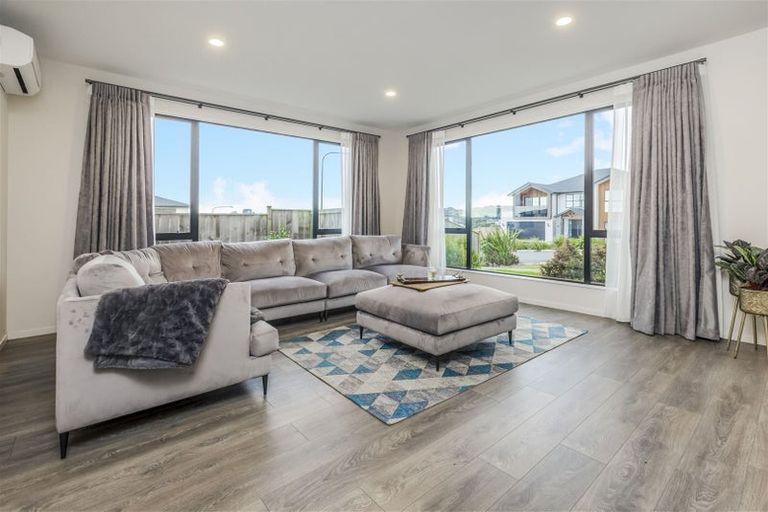 Photo of property in 319 Flat Bush School Road, Flat Bush, Auckland, 2019