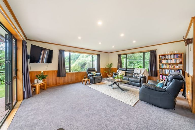 Photo of property in 38 Emerald Hill Drive, Birchville, Upper Hutt, 5018