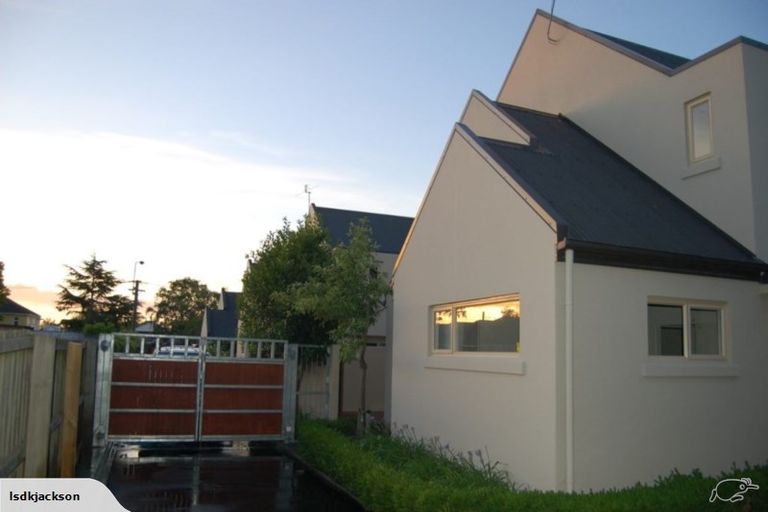 Photo of property in 490b Manchester Street, St Albans, Christchurch, 8014