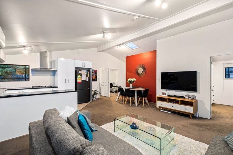 Photo of property in 19 Clover Drive, Henderson, Auckland, 0610