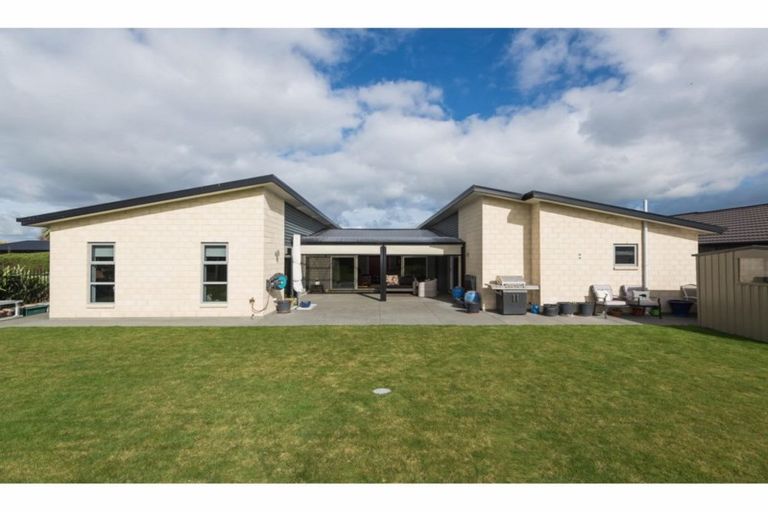 Photo of property in 43 Davaar Crescent, Broomfield, Christchurch, 8042