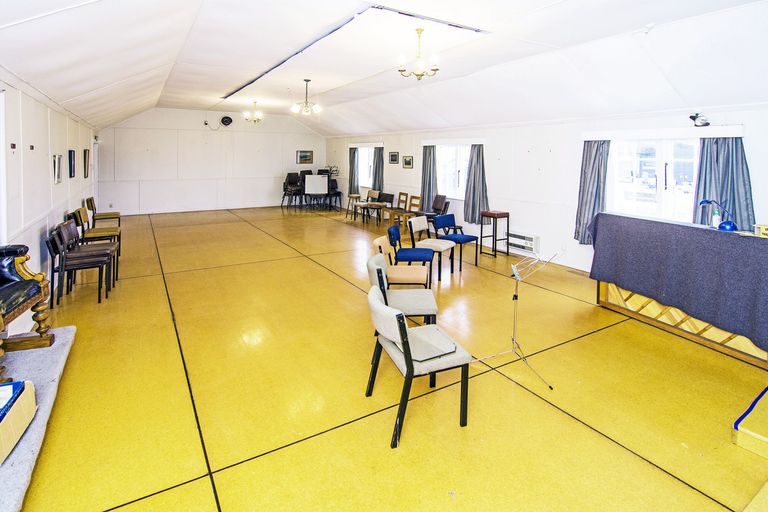 Photo of property in 10 Albert Street, Island Bay, Wellington, 6023