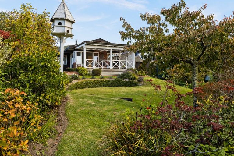Photo of property in 1 Te Puna Place, Havelock North, 4130
