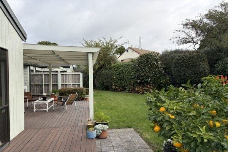 Photo of property in 6 Donegal Crescent, Tamatea, Napier, 4112
