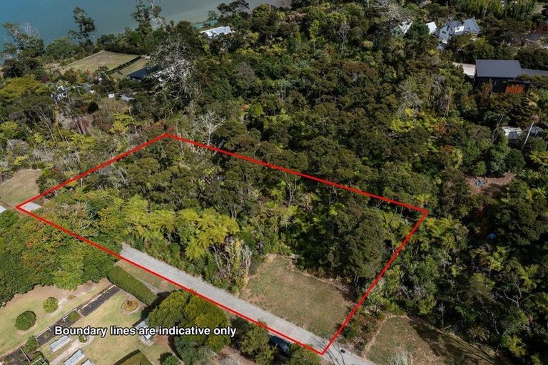Photo of property in 5b Chatham Avenue, Paremoremo, Auckland, 0632