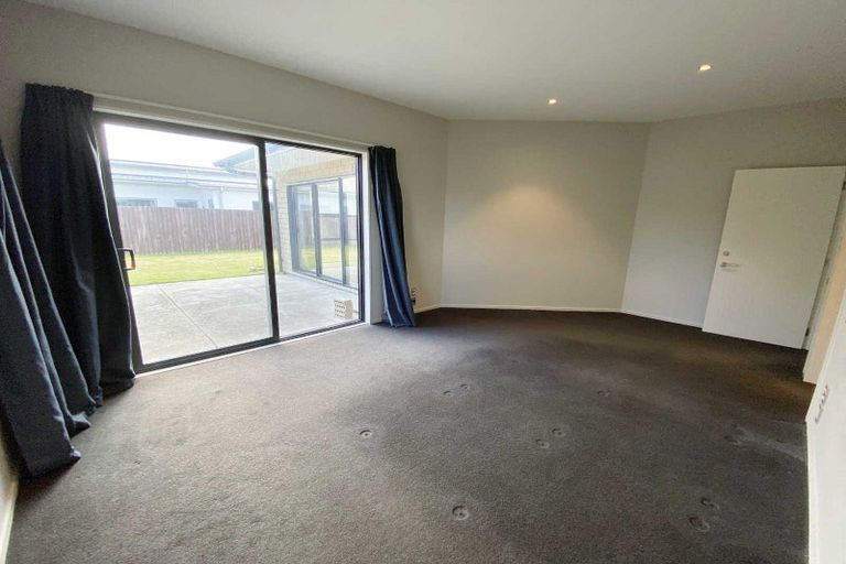 Photo of property in 8 Marble Court, Northwood, Christchurch, 8051