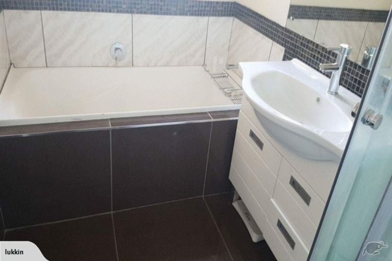 Photo of property in 2/188 Finlayson Avenue, Clendon Park, Auckland, 2103