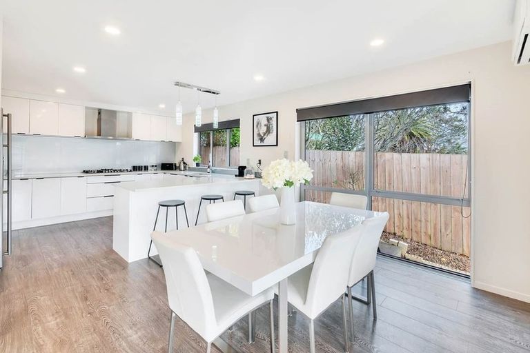 Photo of property in 14a Kotuku Street, Te Atatu Peninsula, Auckland, 0610