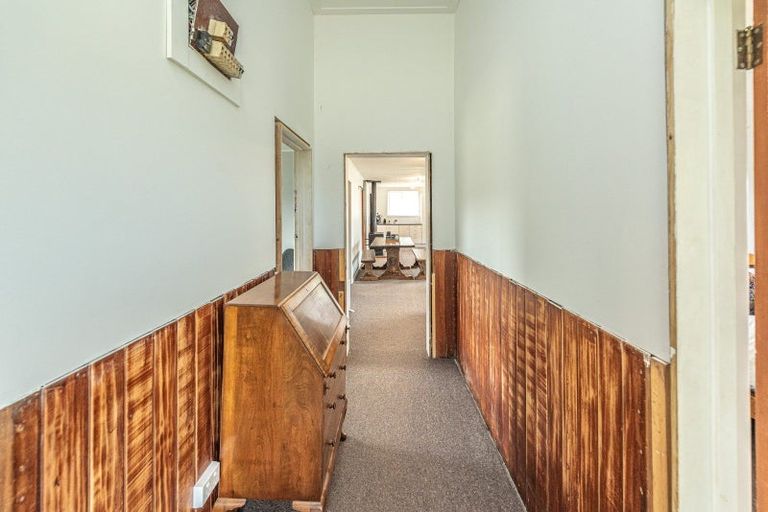 Photo of property in 30 Weraroa Road, Waverley, 4510