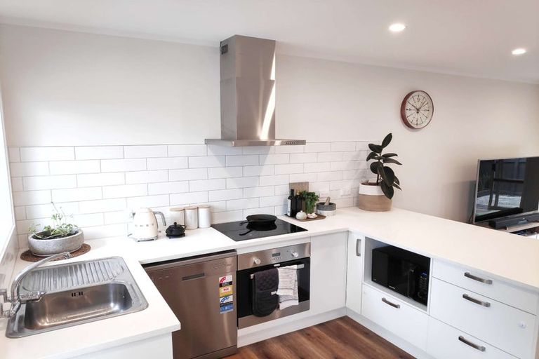 Photo of property in 4/20 Nikau Street, New Lynn, Auckland, 0600