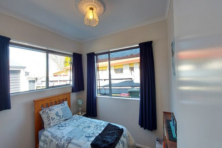 Photo of property in 212 Waihi Road, Hawera, 4610