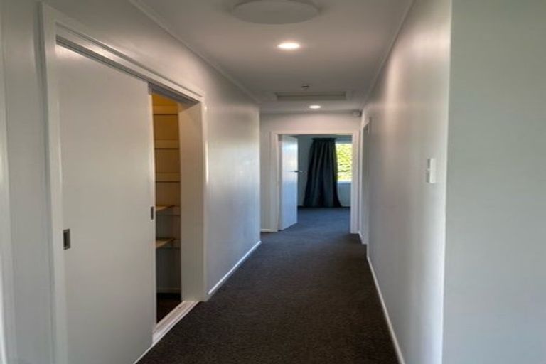 Photo of property in 6 Moehau Grove, Trentham, Upper Hutt, 5018