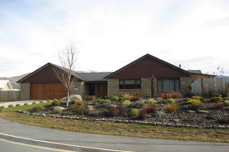 Photo of property in 10 Juno Place, Wanaka, 9305