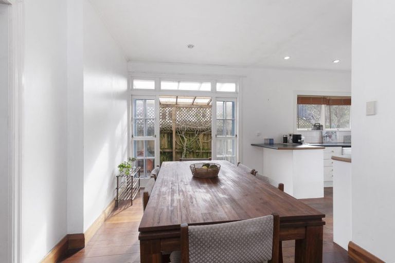 Photo of property in 1/8 Merani Street, Narrow Neck, Auckland, 0622