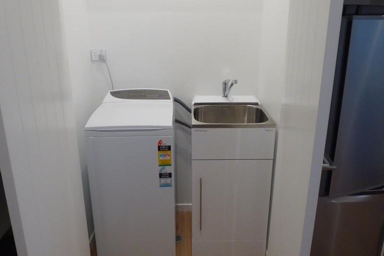 Photo of property in 4f Regent Street, Newtown, Wellington, 6021