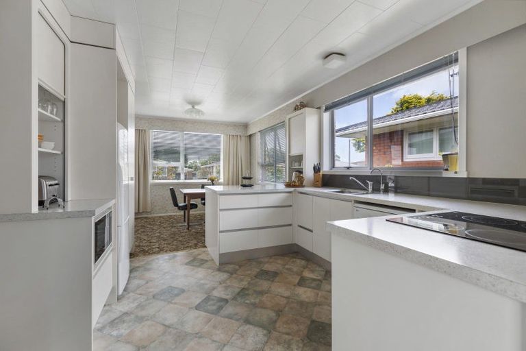 Photo of property in 9 Severn Place, Spotswood, New Plymouth, 4310