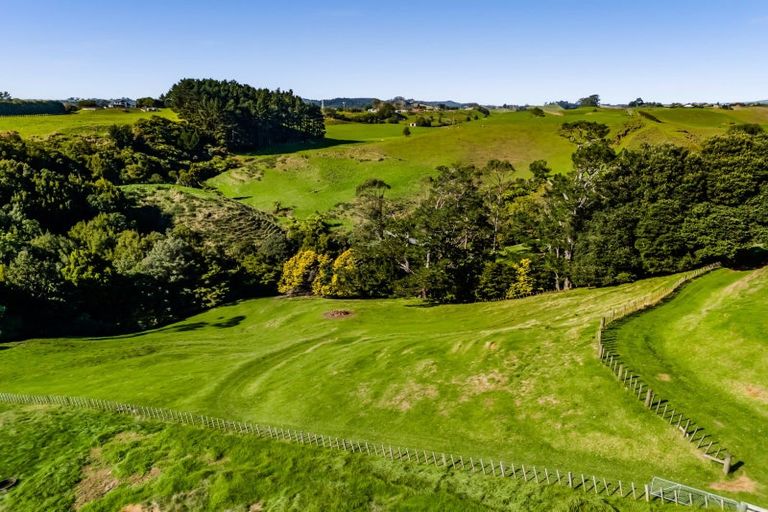 Photo of property in 515 Carrington Road, Hurworth, New Plymouth, 4371