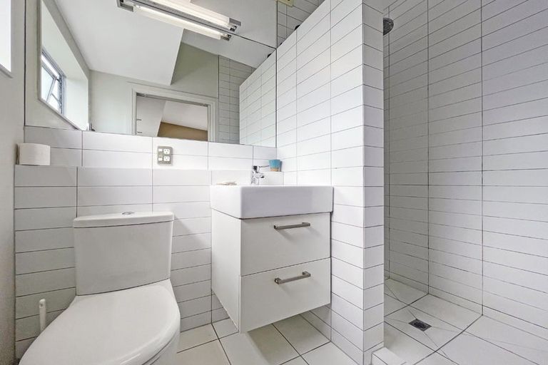 Photo of property in 26 Mantell Street, Seatoun, Wellington, 6022