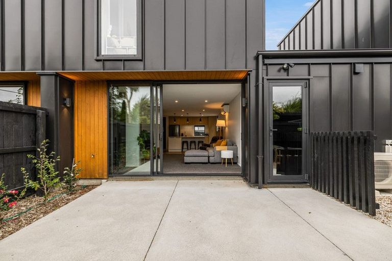 Photo of property in 2/12 Hume Street, Sydenham, Christchurch, 8023