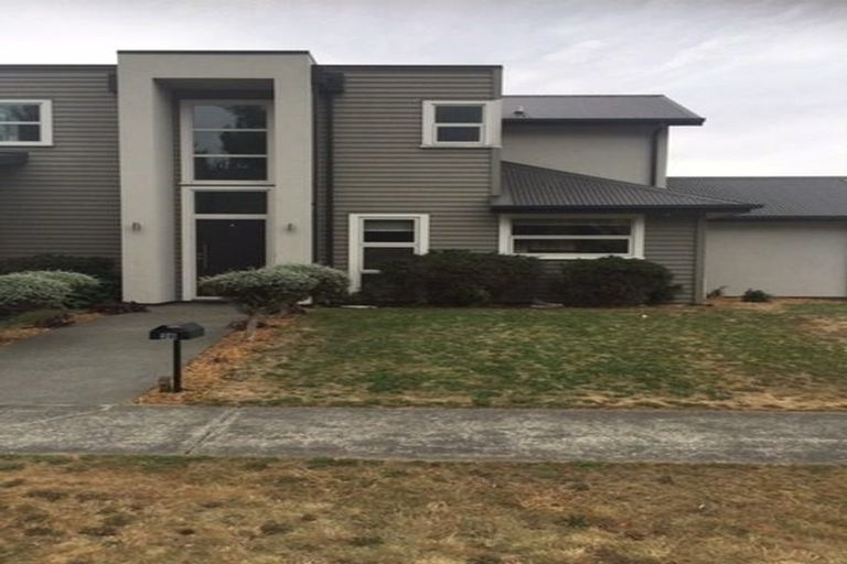 Photo of property in 28 Hakatere Road, Pegasus, 7612