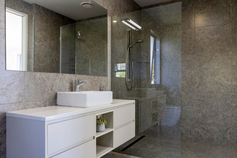 Photo of property in 7 Azalea Lane, Waipahihi, Taupo, 3330