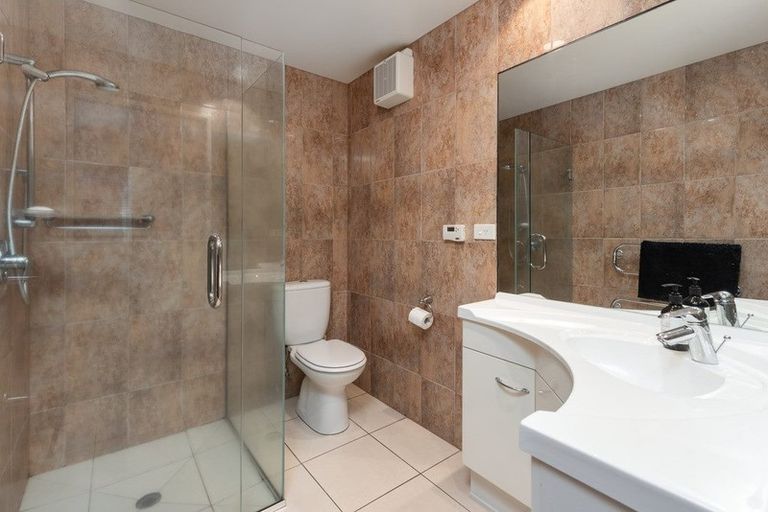 Photo of property in 39 The Mall, Mount Maunganui, 3116