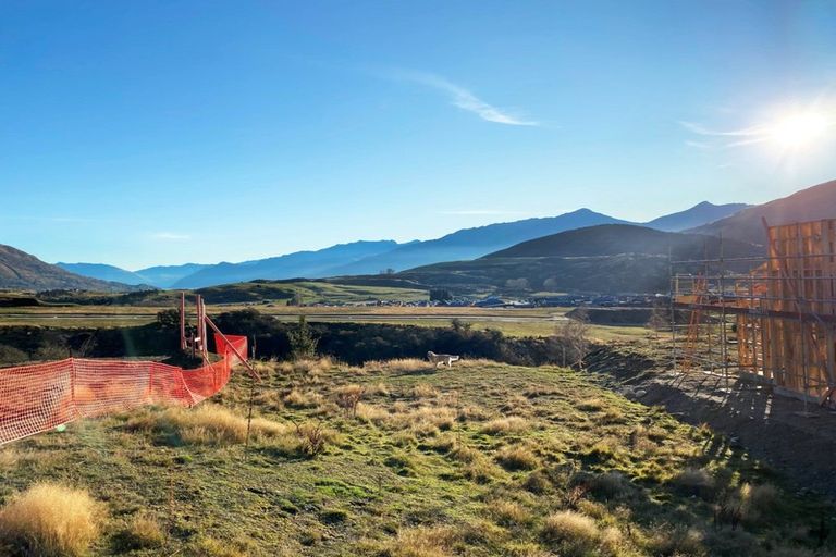 Photo of property in 11 Double Cone Road, Jacks Point, Queenstown, 9371