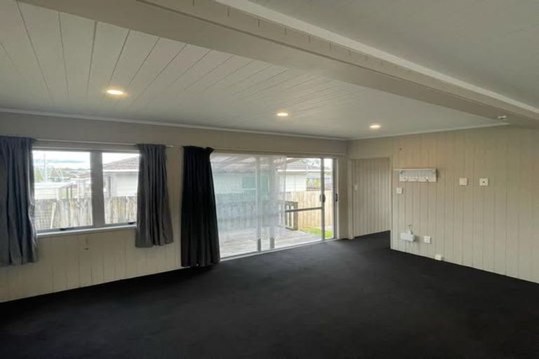 Photo of property in 2 Caserta Place, Clover Park, Auckland, 2023