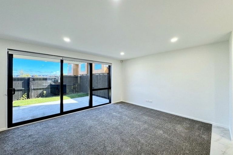 Photo of property in 18 Paapaakiri Loop, Takanini, 2112
