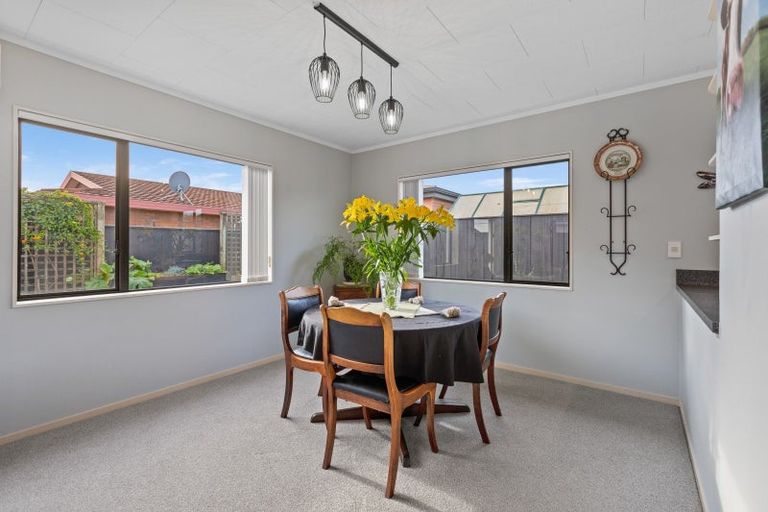 Photo of property in 1 Mangorei Road, Merrilands, New Plymouth, 4312