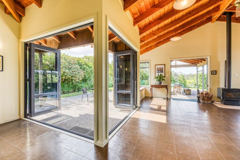 Photo of property in 12/199 Birdwood Road, Massey, Auckland, 0614