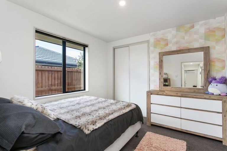 Photo of property in 10 Dunaverty Place, Broomfield, Christchurch, 8042