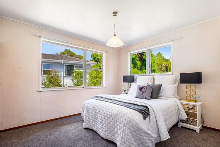 Photo of property in 57 Rimutaka Place, Titirangi, Auckland, 0604